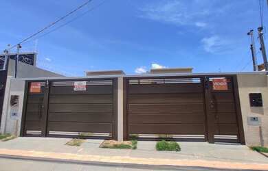 Imagem: A casa possui 1 Dormitório, 1 Banheiro, 1 Vaga na garagem