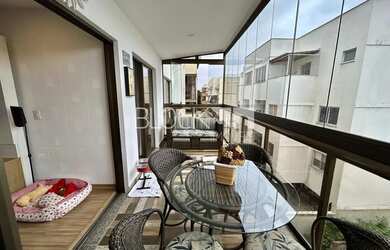 Imagem: O apartamento possui 2 Dormitórios, 2 Banheiros, 2 Vagas na