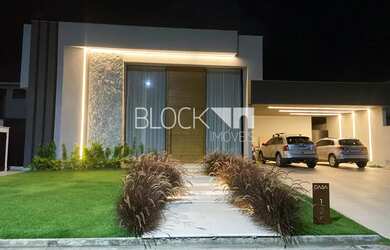 Imagem: A casa em condomínio possui 5 Dormitórios, 5 Banheiros, 5