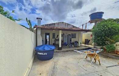 Imagem: A casa possui 3 Dormitórios, 3 Banheiros, 3 Vagas na garagem