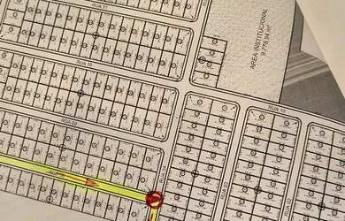 Imagem: O terreno possui 300m² de Área e está localizado em Parque