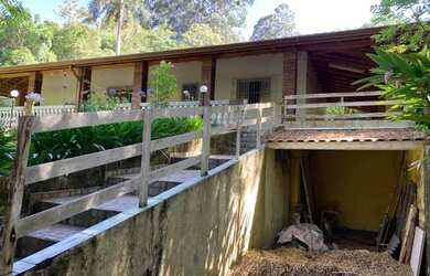 Imagem: A chácara possui 1.900m² de Área e está localizado em Ibiúna