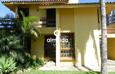 Imagem 2: CASA 4 DORMITÓRIOS. Piscina, Churrasqueira, Ar-condicionadoeLareira