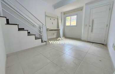 Imagem: A casa à venda possui 2 Dormitórios, 3 Banheiros, 1 Vaga na