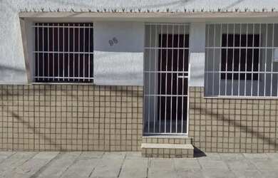 Imagem: A casa possui 3 Dormitórios, 2 Banheiros e Imóvel novo e está