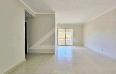 Imagem: O apartamento possui 4 Dormitórios, 3 Banheiros, 2 Vagas na