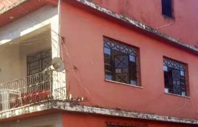 Imagem: O apartamento possui 3 Dormitórios, 1 Banheiro, 2 Vagas na