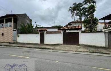 Imagem: A casa possui 4 Dormitórios, 2 Banheiros, 80m² de Área e