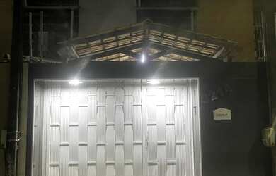 Imagem: A casa possui 3 Dormitórios, 4 Banheiros, 1 Vaga na garagem