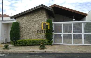 Imagem: A casa possui 3 Dormitórios, 3 Banheiros, 3 Vagas na garagem