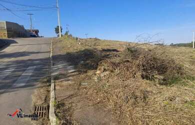 Imagem: O terreno possui 860m² de Área e está localizado em Vila