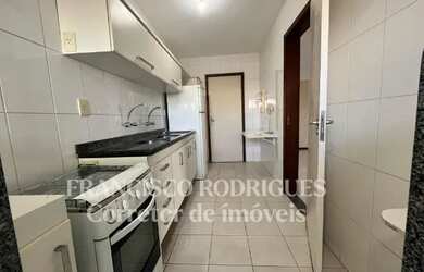 Imagem: O apartamento à venda possui 3 Dormitórios, 2 Banheiros, 2