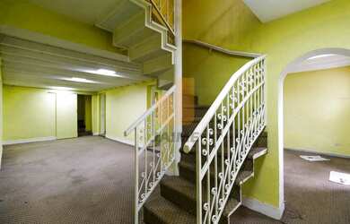 Imagem 12: Casa comercial assobradada com 7 salas e 4 vagas em área nobre e segura...