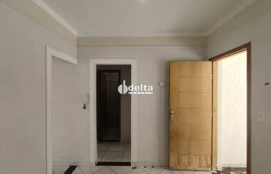 Imagem 2: Casa com 2 quartos disponível para locação no bairro Saraiva em Uberlândia-MG