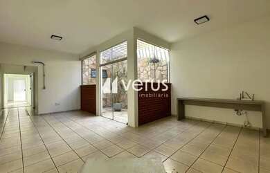 Imagem: A casa possui 5 Dormitórios, 2 Banheiros e 200m² de Área