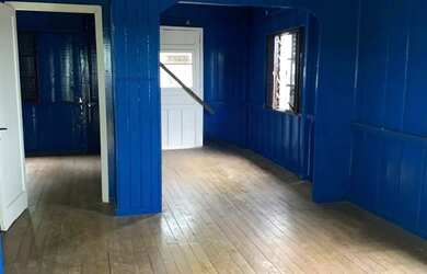 Imagem: A casa possui 2 Dormitórios, 1 Banheiro, 3 Vagas na garagem