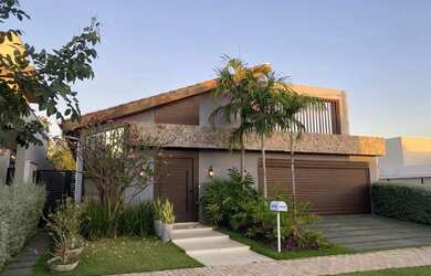 Imagem: A casa em condomínio possui 3 Dormitórios, 1 Banheiro, 3 Vagas