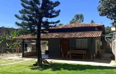 Imagem: A casa possui 2 Dormitórios, 2 Banheiros, 5 Vagas na garagem