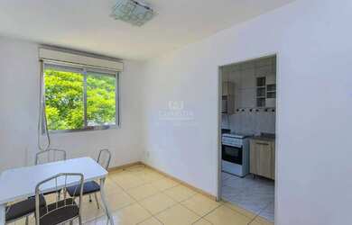 Imagem: O apartamento possui 1 Dormitório, 1 Banheiro, 1 Vaga na garagem