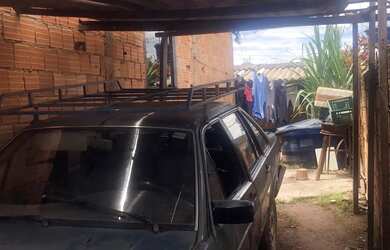 Imagem 7: Vende-se imóvel. 1 lote com 2 casas, uma maior na frente e uma menor...