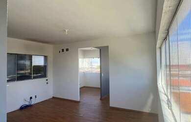 Imagem: O depósito possui 1 Vaga na garagem, 40m² de Área e está