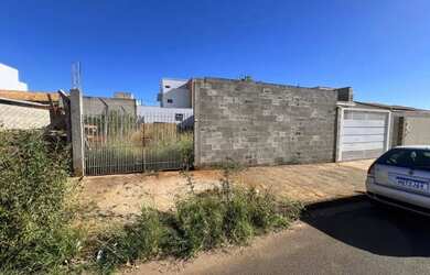 Imagem: O terreno possui 250m² de Área e está localizado em Jardim