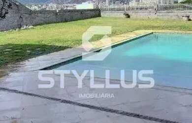 Imagem: A casa possui 4 Dormitórios, 5 Banheiros, 5 Vagas na garagem