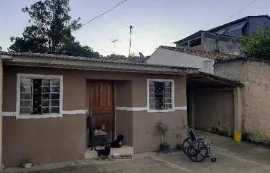 Imagem: A casa possui 2 Dormitórios, 1 Banheiro e 201m² de Área e