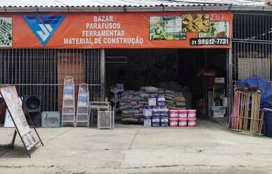 Imagem: O depósito possui 3 Vagas na garagem e 300m² de Área e está