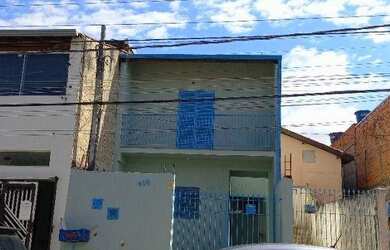 Imagem: A casa possui 2 Dormitórios, 1 Banheiro, 1 Vaga na garagem