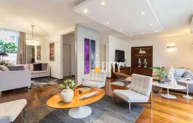 Imagem: A casa possui 3 Dormitórios, 4 Banheiros, 3 Vagas na garagem