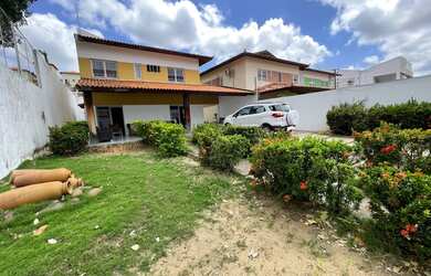 Imagem: O depósito possui 4 Vagas na garagem, 420m² de Área e está