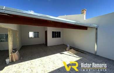 Imagem: A casa possui 2 Dormitórios, 2 Banheiros, 4 Vagas na garagem