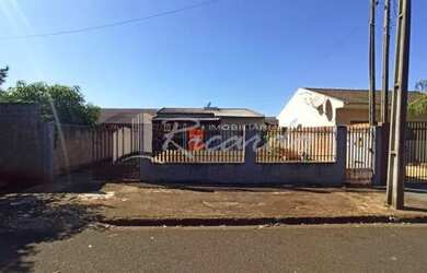 Imagem: A casa possui 2 Dormitórios, 1 Banheiro, 1 Vaga na garagem