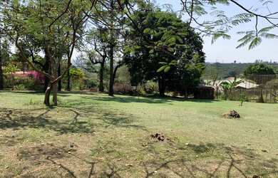 Imagem: O terreno possui 1.679m² de Área e está localizado em Porto