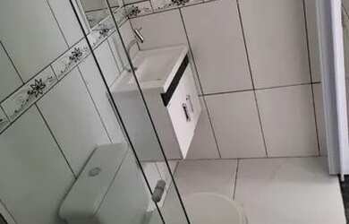 Imagem: A casa possui 2 Dormitórios e 2 Banheiros e está localizado