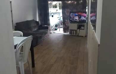 Imagem: A casa à venda possui 3 Dormitórios, 3 Banheiros, 2 Vagas