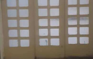 Imagem: A casa possui 2 Dormitórios, 1 Banheiro e está localizado