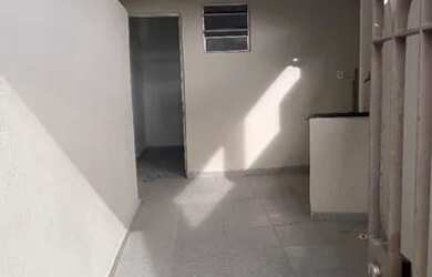 Imagem: A casa possui 1 Dormitório, 1 Banheiro e está localizado em