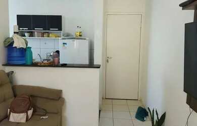 Imagem: O apartamento possui 2 Dormitórios, 1 Banheiro, 1 Vaga na garagem