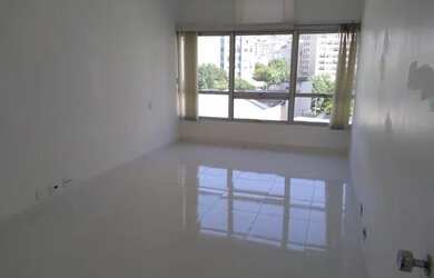 Imagem: O depósito possui 1 Vaga na garagem, 30m² de Área e está