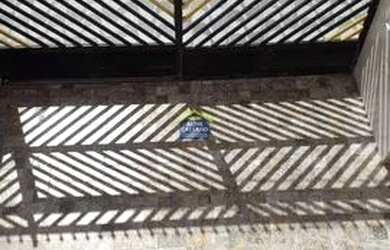 Imagem: A casa possui 2 Dormitórios, 2 Banheiros, 2 Vagas na garagem