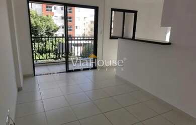 Imagem: O apartamento possui 1 Dormitório, 1 Banheiro, 1 Vaga na garagem