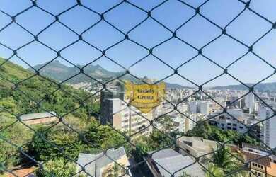 Imagem: O apartamento na cobertura possui 4 Dormitórios, 5 Banheiros