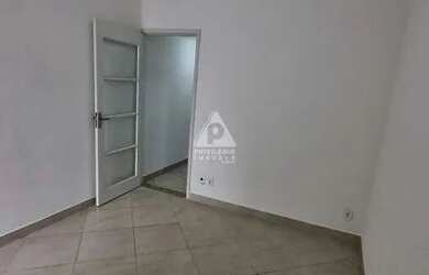 Imagem 10: Apartamento com Sala, Quarto, Banheiro e Cozinha em Copacabana