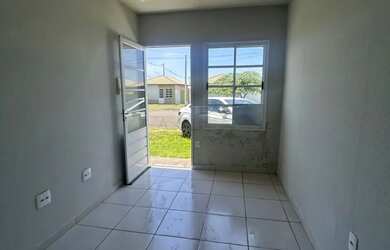 Imagem 4: Casa para venda com 2 dormitórios e 2 vagas de garagem no Residencial...