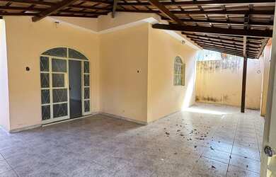 Imagem: A casa à venda possui 2 Dormitórios e 2 Banheiros e está