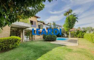 Imagem: A casa em condomínio possui 3 Dormitórios, 5 Banheiros, 5