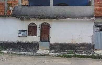 Imagem: A casa possui 1 Dormitório, 1 Banheiro, 3 Vagas na garagem