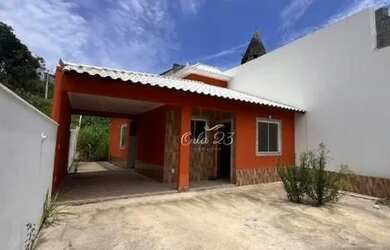 Imagem: A casa possui 2 Dormitórios, 2 Banheiros, 1 Vaga na garagem